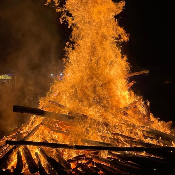 Information zur Genehmigung zum Abbrennen eines Brauchtums-und Traditionsfeuers